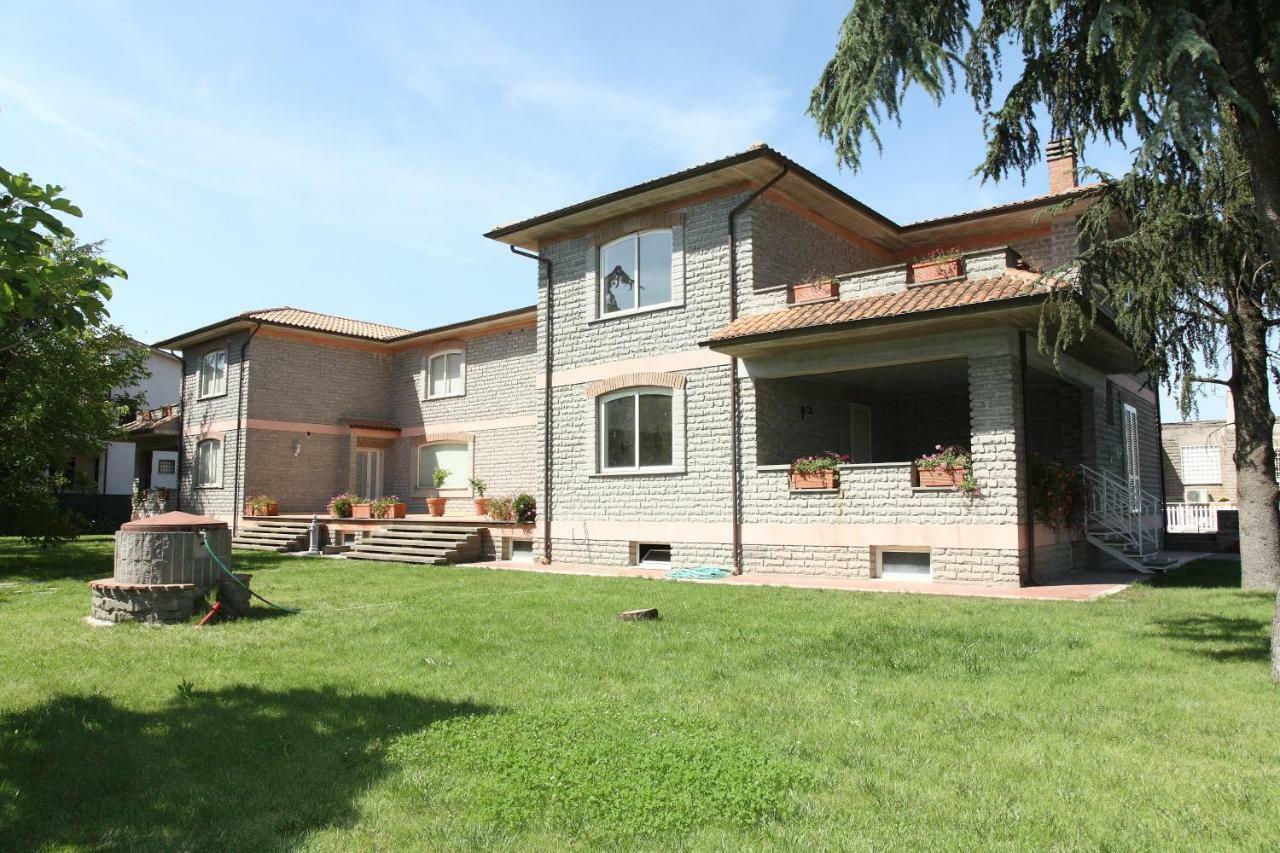 La Casa Di Sofia - Casa Vacanza Monterosi Exterior foto