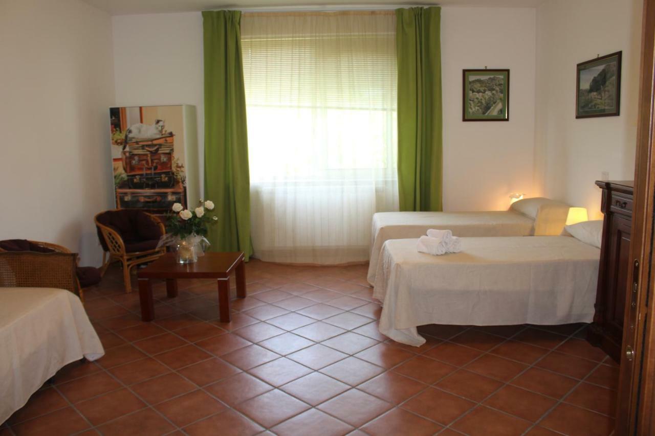 La Casa Di Sofia - Casa Vacanza Monterosi Exterior foto