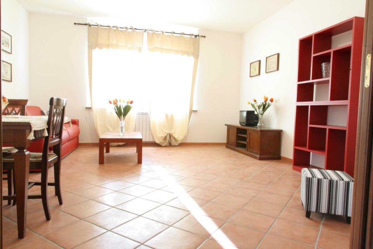 La Casa Di Sofia - Casa Vacanza Monterosi Exterior foto